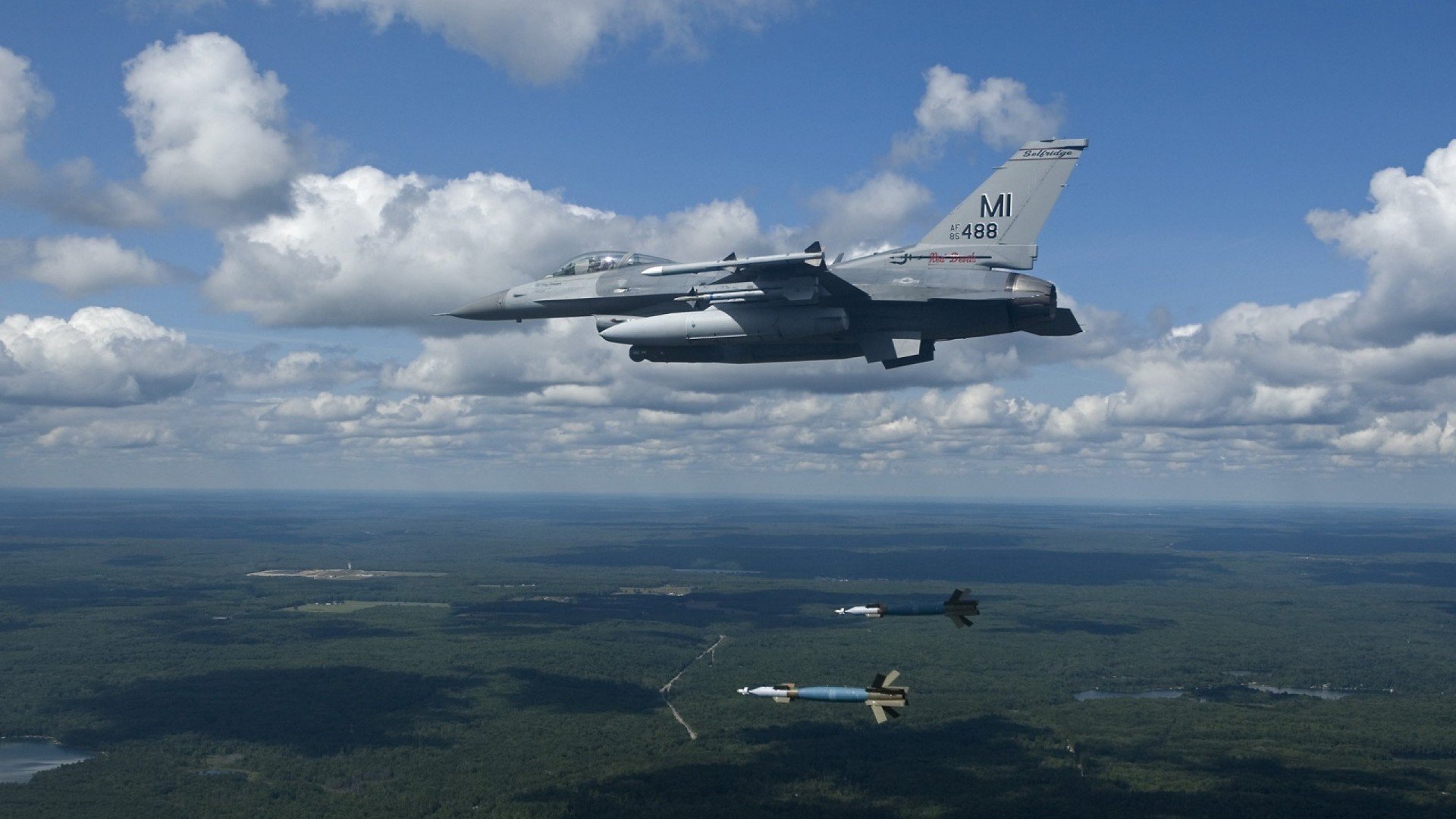 五大联赛长传转移战术对空间撕裂效果的对比分析